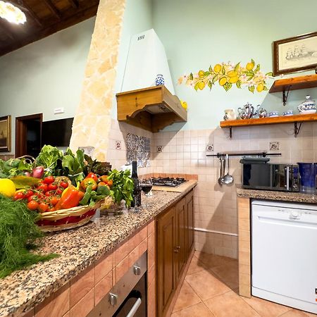 Villa Del Gelso Chalet Nel Parco Delletna Mascali Extérieur photo