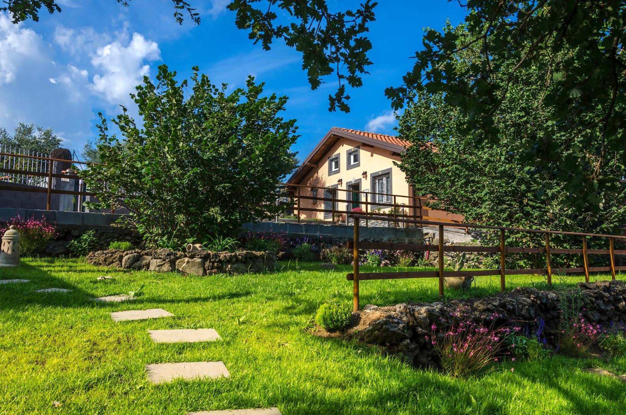 Villa Del Gelso Chalet Nel Parco Delletna Mascali Extérieur photo